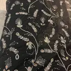 قطعة قماش اسود. مع فستان للحمل