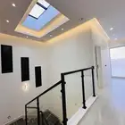 للبيع روف علوي بملحق بتصميم عصري حديث في احدرفيده