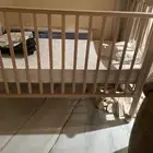 سرير اطفال بحاله جيده مع مرتبه