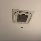 مكيف كاسيت 3 طن و مكاتب وكراسي وصناديق حفظ ملفات