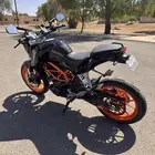 KTM Duke 390 موديل 2014 ماشي 2807 كم فقط