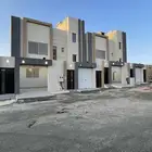 للبيع شقه دور ارضى 6 غرف بحوش وبايكه 590 الف ابها المحاله