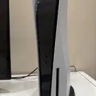 سوني 5   بلايستيشن 5 نظييف  مع اغراض زياده