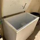ثلاجة للبيع