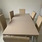 طاولة طعام بالكراسي