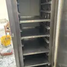 ثلاجة للمطاعم