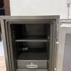 خزنة اموال شبه جديد