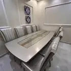 للبيع طاولة طعام 10 كراسي و بوفيه