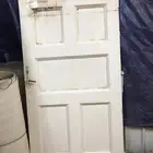 باب حديد ثقيل