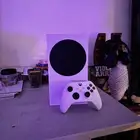 للبيع Xbox Series S مستعمل