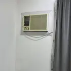 للبيع اربعة مكيفات شبك وواحد أسبلت