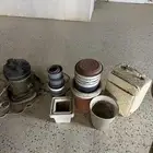 اصاصيص ومكنسة وشنطة وقفص حمام