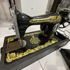 مكينه خياطه ملابس