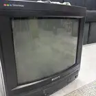 تلفزيون سوني من نوع Sony Trinitron CRT مع ريموت الأصلي 16