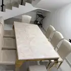 طاوله طعام