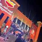 افتتاحات. تراس. اضاءات. شاشات. شرار. ليازر