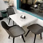 طاولات وكراسي خارجية