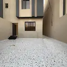 للبيع دور ارضي بحوش بمدخل سياره عماره دورين ب550 للصامل