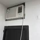 طاوله ومكيف شباك