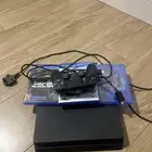 سوني 4 نظيف و ثلاث أشرطة