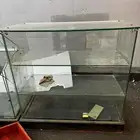 طاولات ورفوف قزاز للمحلات عدد 6 حبات استخدام نظيف