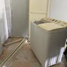 باب المنيوم مع مجوعه الواح المنيم وغساله