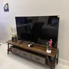 شاشه و طاوله للبيع على السوم