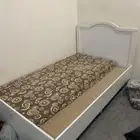 سرير ومساند جلسة
