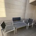 كراسي جلسة خارجة مع المراتب والطاولة