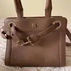 شنطة Aigner اصليه وجديدة لون بني