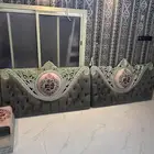 كنب مجلس كبير وفخم ومرتب ونظيف جدا عشر قطع مع طاوله مع ستار