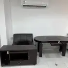 مكتبه