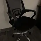 مكتب وكرسي