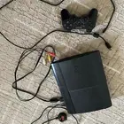 سوني ثلاثة