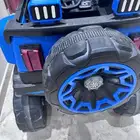 سياره أطفال مع ملحقاتها