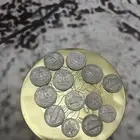 عملات دول مختلفة على السوم