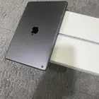 ايباد الجيل التاسع 64قيقا نضيف كرتونه وضمانه معاه شاحن