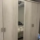 اثاث غرفة نوم كامله 5 قطع ( سرير دولاب كومدينات تسريحه كرسي