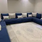 للبيع نظيف مع الستاره وسجاد وطاولة الشاشه 1300
