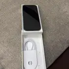 ايفون 16 استخدام 4 ايام نظييف مافيه ولاشي مع كرتونه وشاحنه