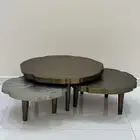 طاولات مع نجف