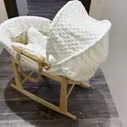 سرير مولود مثل ماوضح في الصوره مخدة حوامل