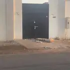 للبيع باب حديد تفصيل 2x2 50 وحديد مسلح سكراب هدم سور