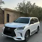جيب لكزس 2018 LX570 سعودي ممشى قليل ( مخزن ) .