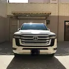 تويوتا لاندكروزر 2023 الدفعه الاخيره L4 ممشى 9000 وكاله