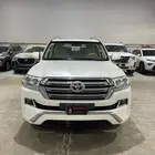 تويوتا لاندكروزر 2017 GX.R V8 فل كامل شبه جديد