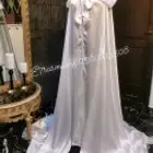 عباية عروس للايجار . وفستان سهرة للبيع