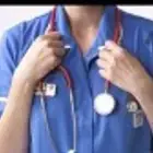 ممرض و موافق مع المريض وكبار السن