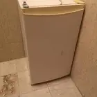 ثلاجة صغيرة