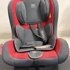 مقعد أطفال للسيارة